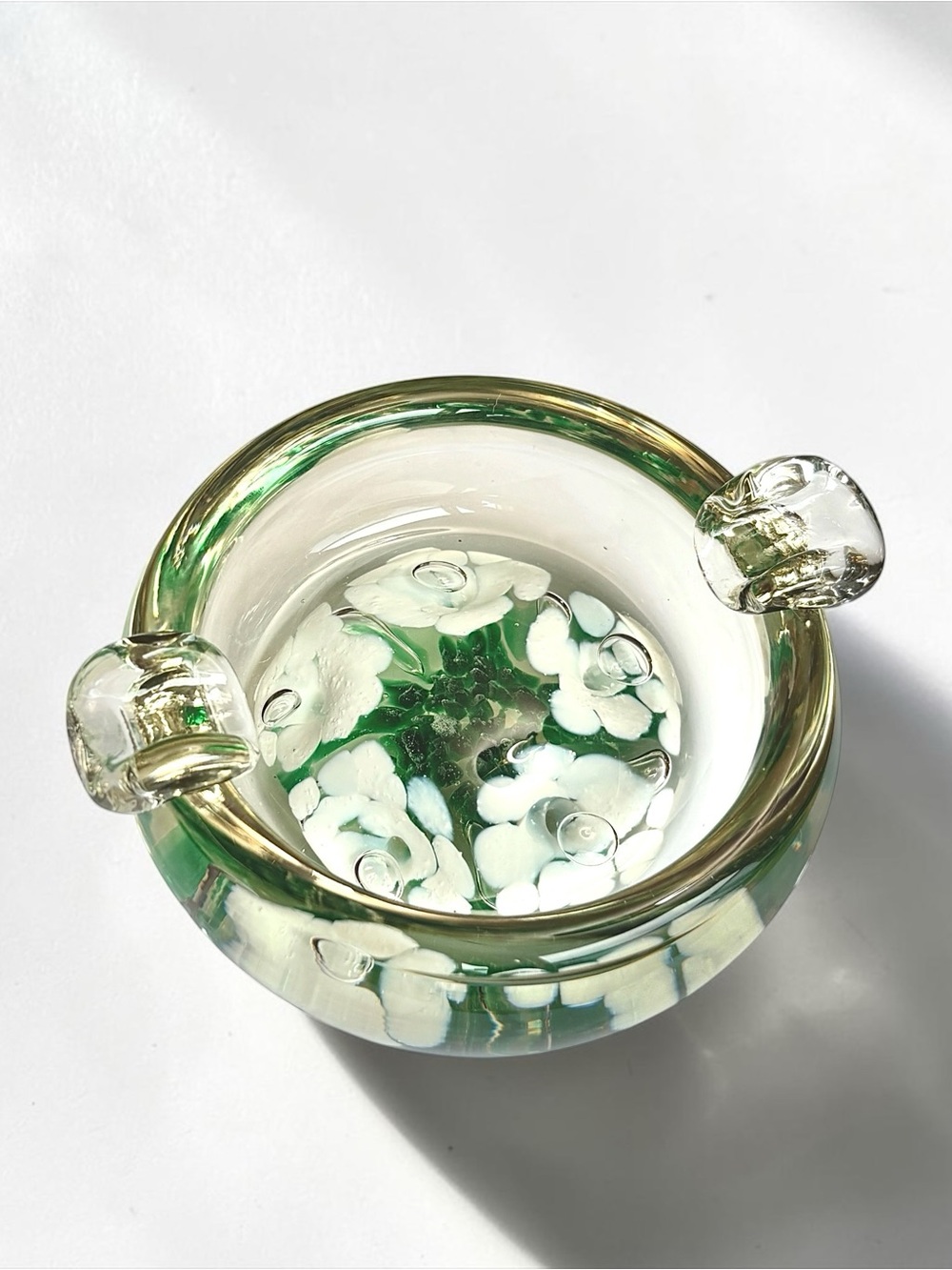 Vtg Joe St. Clair Art Glass Ashtray Paperweight White Trumpet Flowers